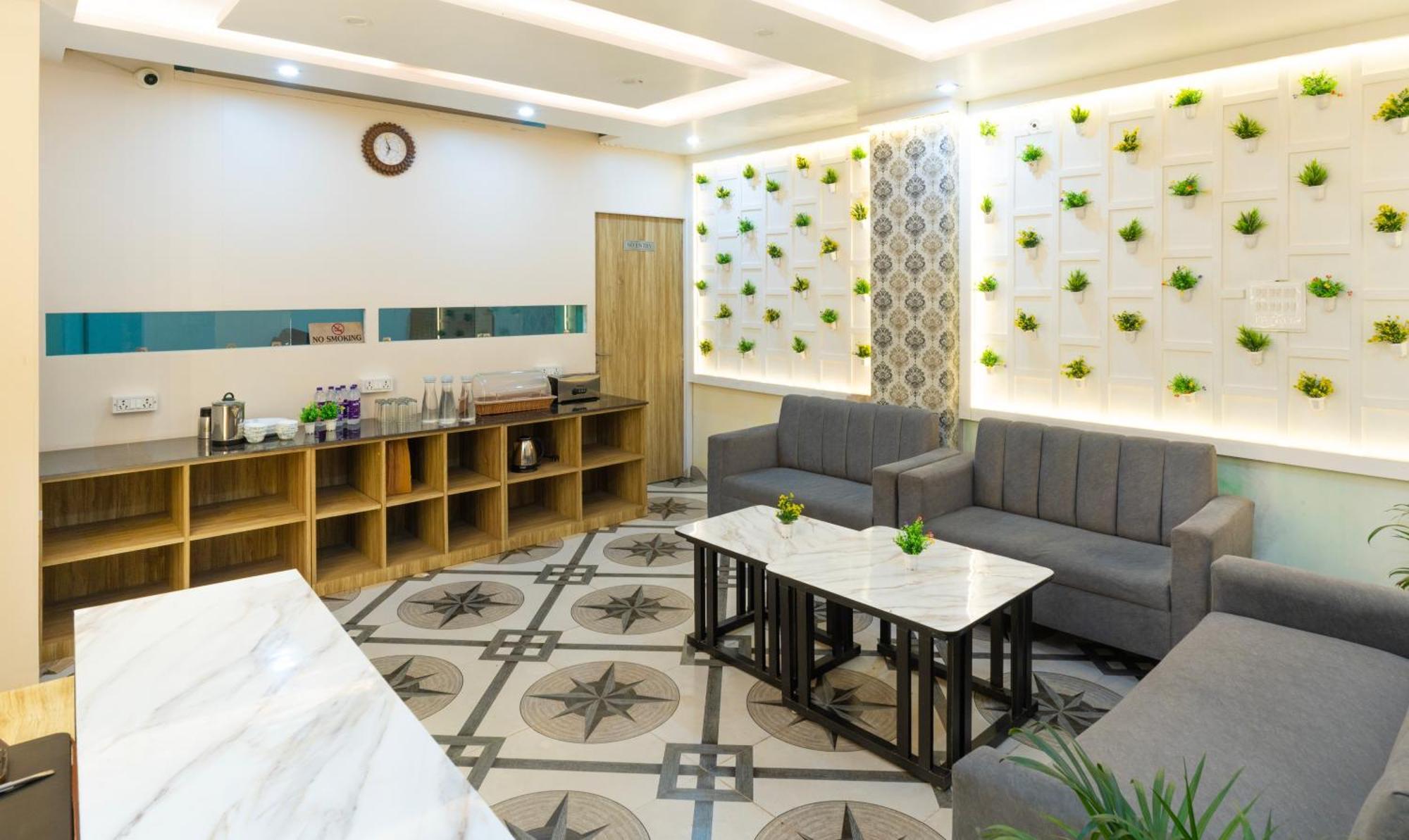 Treebo Om Shree Banaras Hotel